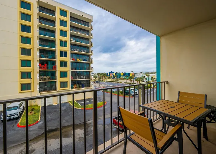 Island Winds East 210